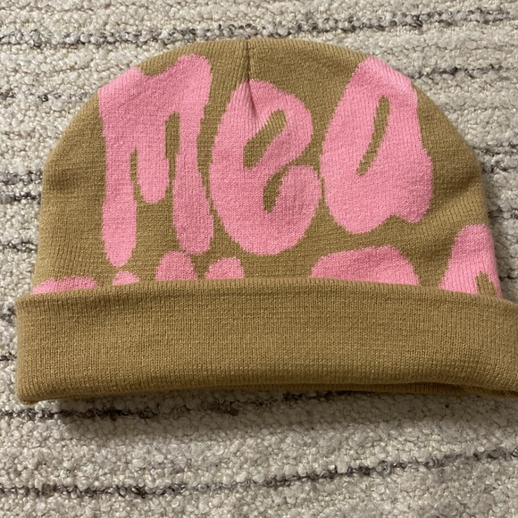 Beanie - Picture 2 of 3